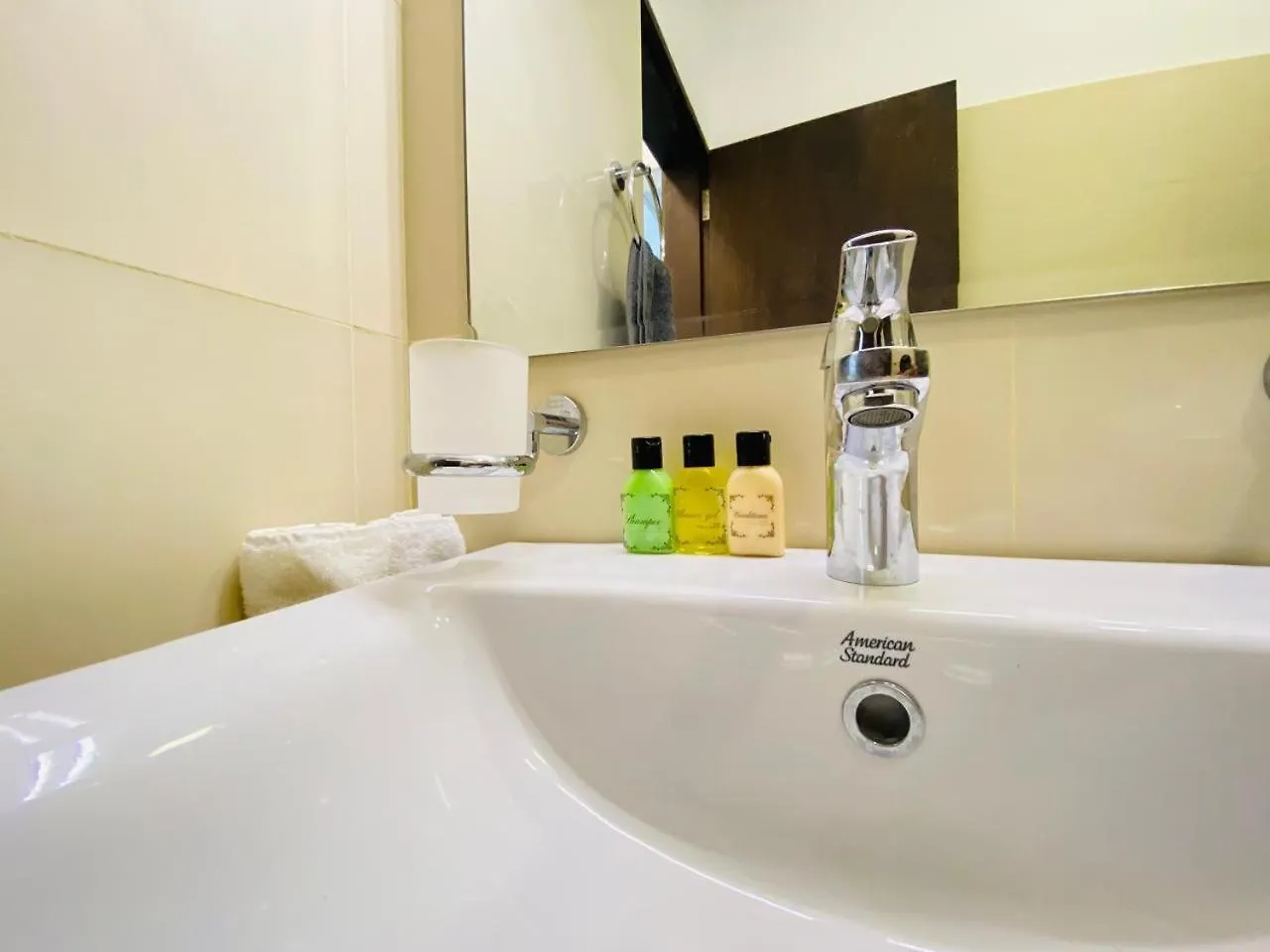 Ocean Breeze Residence Blue Sky Negombo