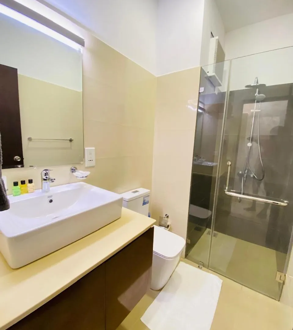 Apartment Ocean Breeze Residence Blue Sky Negombo