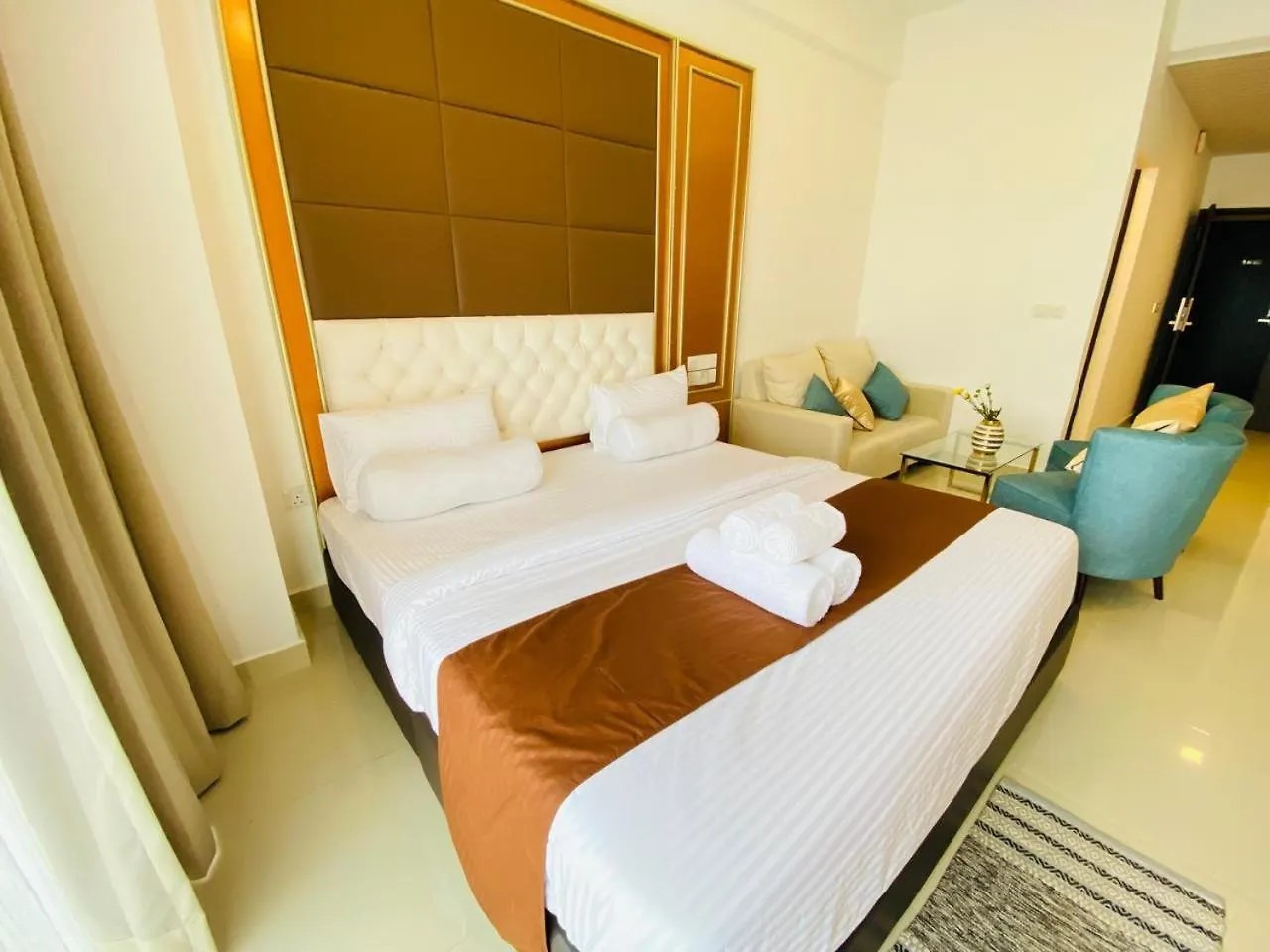 Apartment Ocean Breeze Residence Blue Sky Negombo